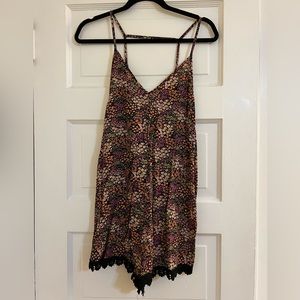 En Creme Thin Strap Open Back Floral Print Jumpsuit/Romper with Lace Detail Hem